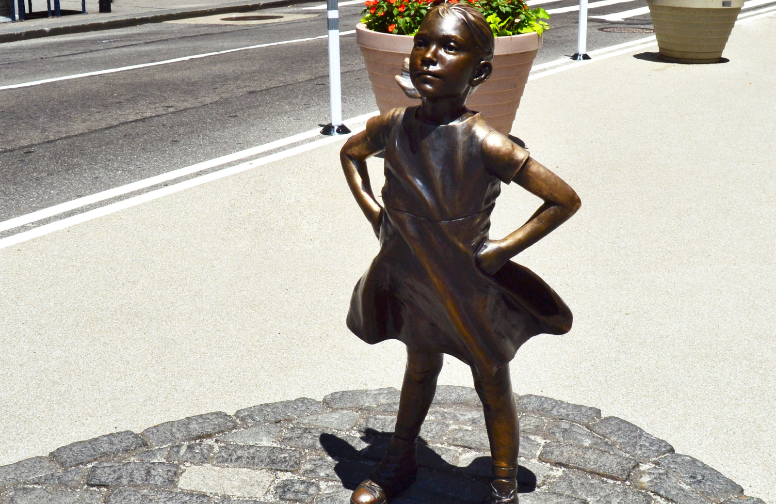 fearless girl bronze sculpture - 15 Cliff financial district apartments