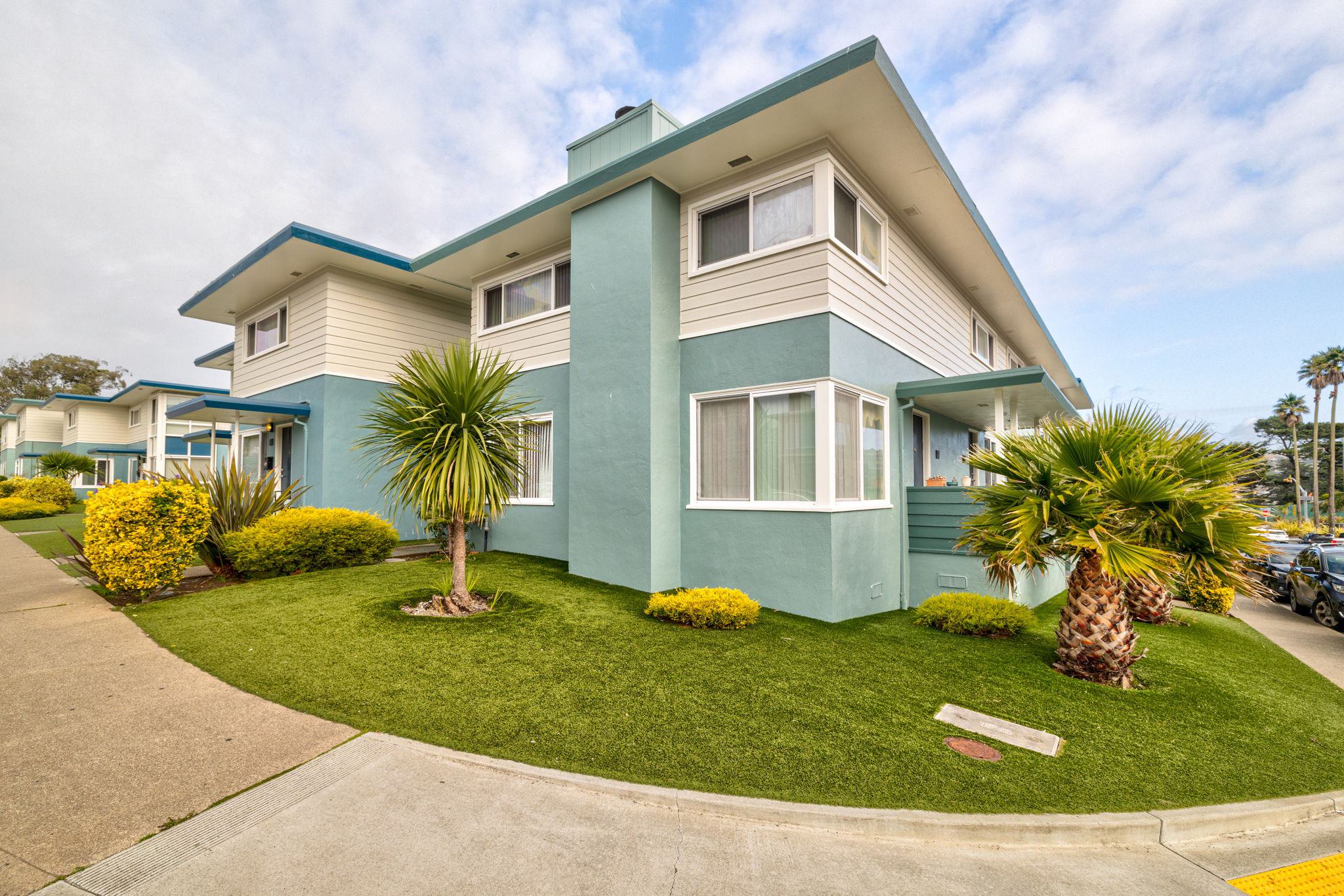 Northgate multi-level townhomes with authentic mid-century architecture and open-turfed courtyards