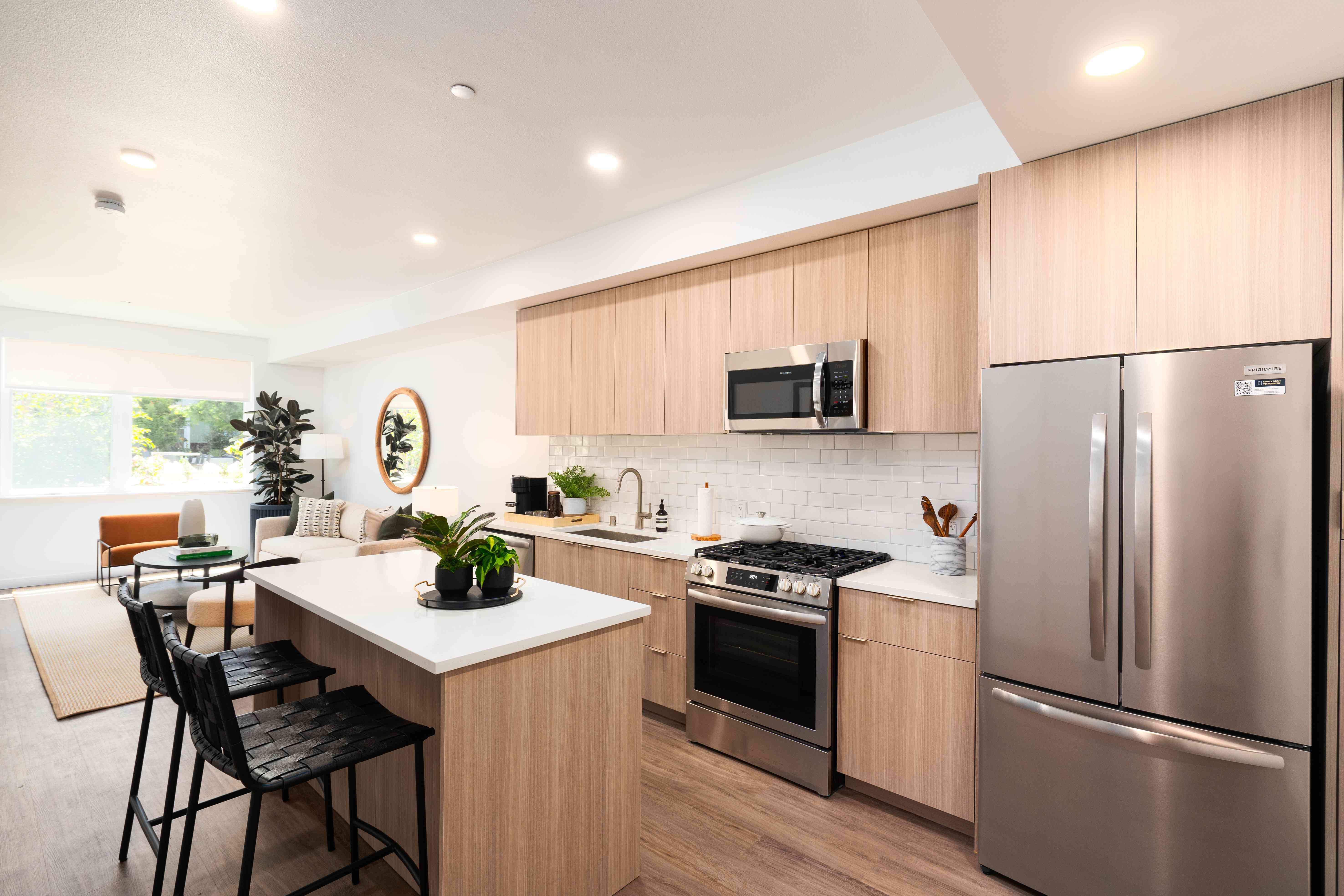 Luxury New Belmont 2 BR Apartment w Balcony - The Hayden B2