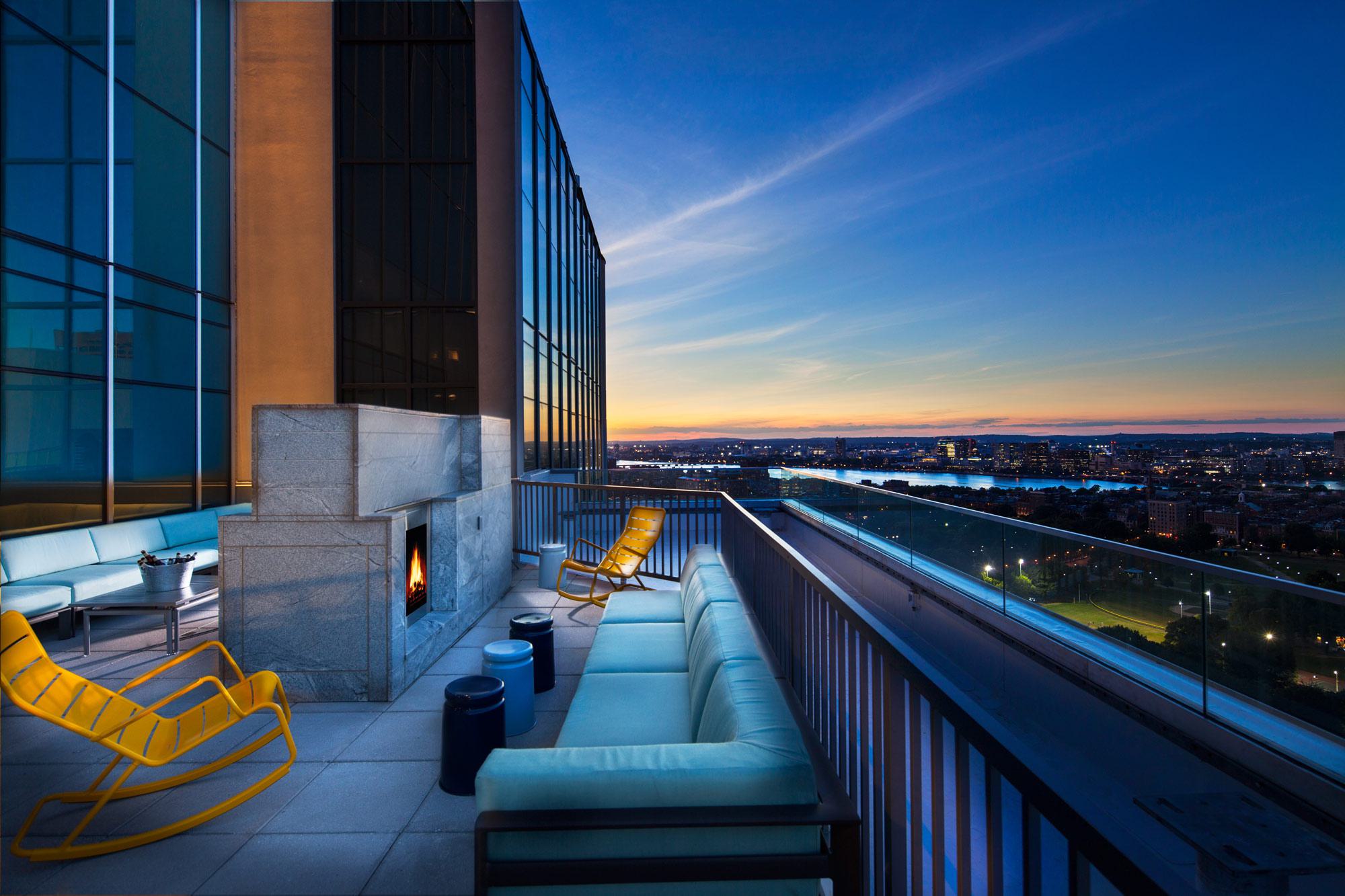 Curated visual reference: Visual Reference: Downtown Boston Apartments W Luxury Gym Roof Deck Parking High