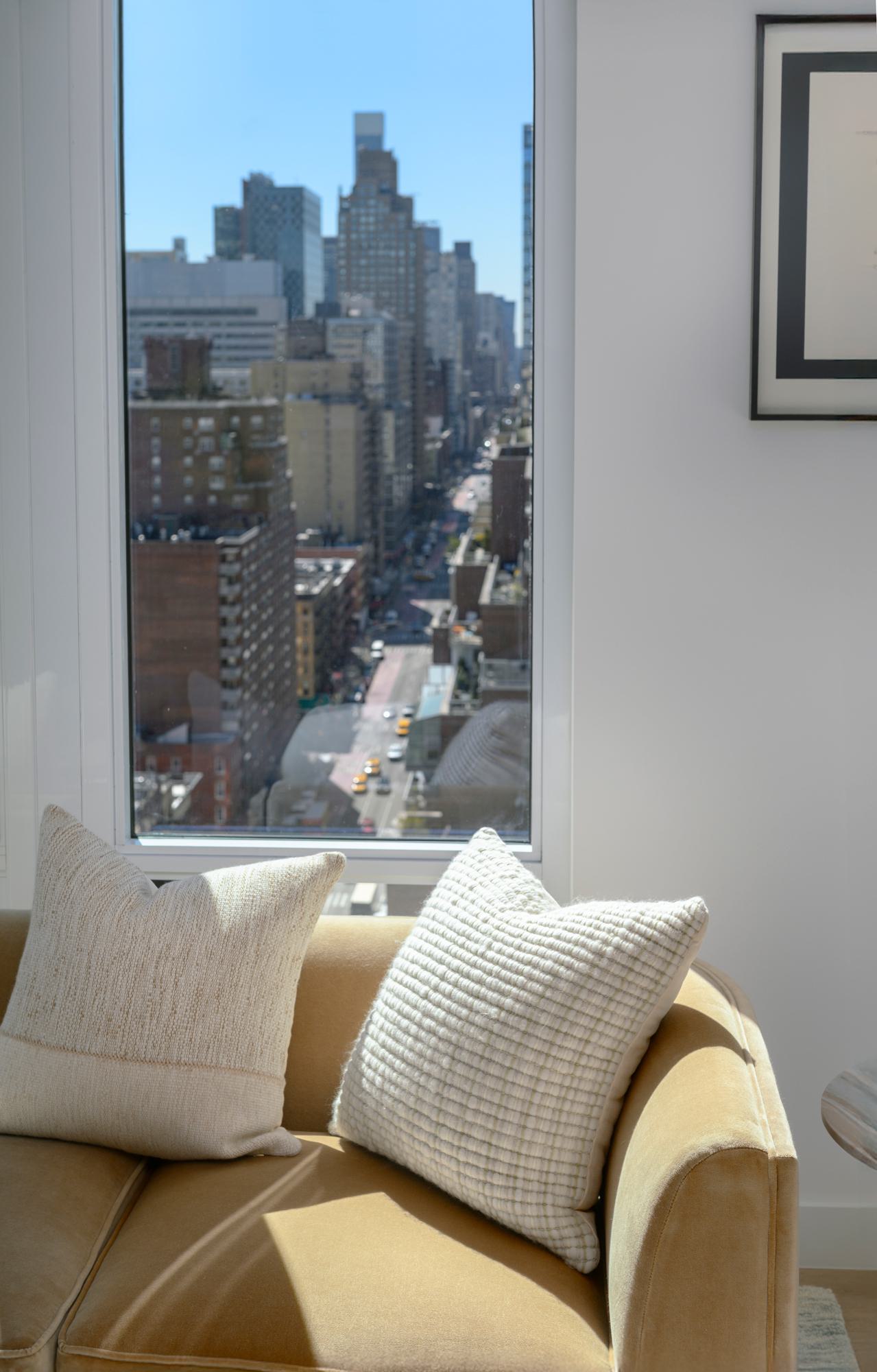 街 Daytonian in Manhattan: The Orchid -- No. 170 West 78th Street