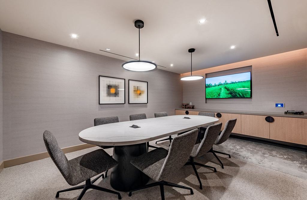 NoMa DC Apartments with Private Meeting Rooms & Offices - The Hale