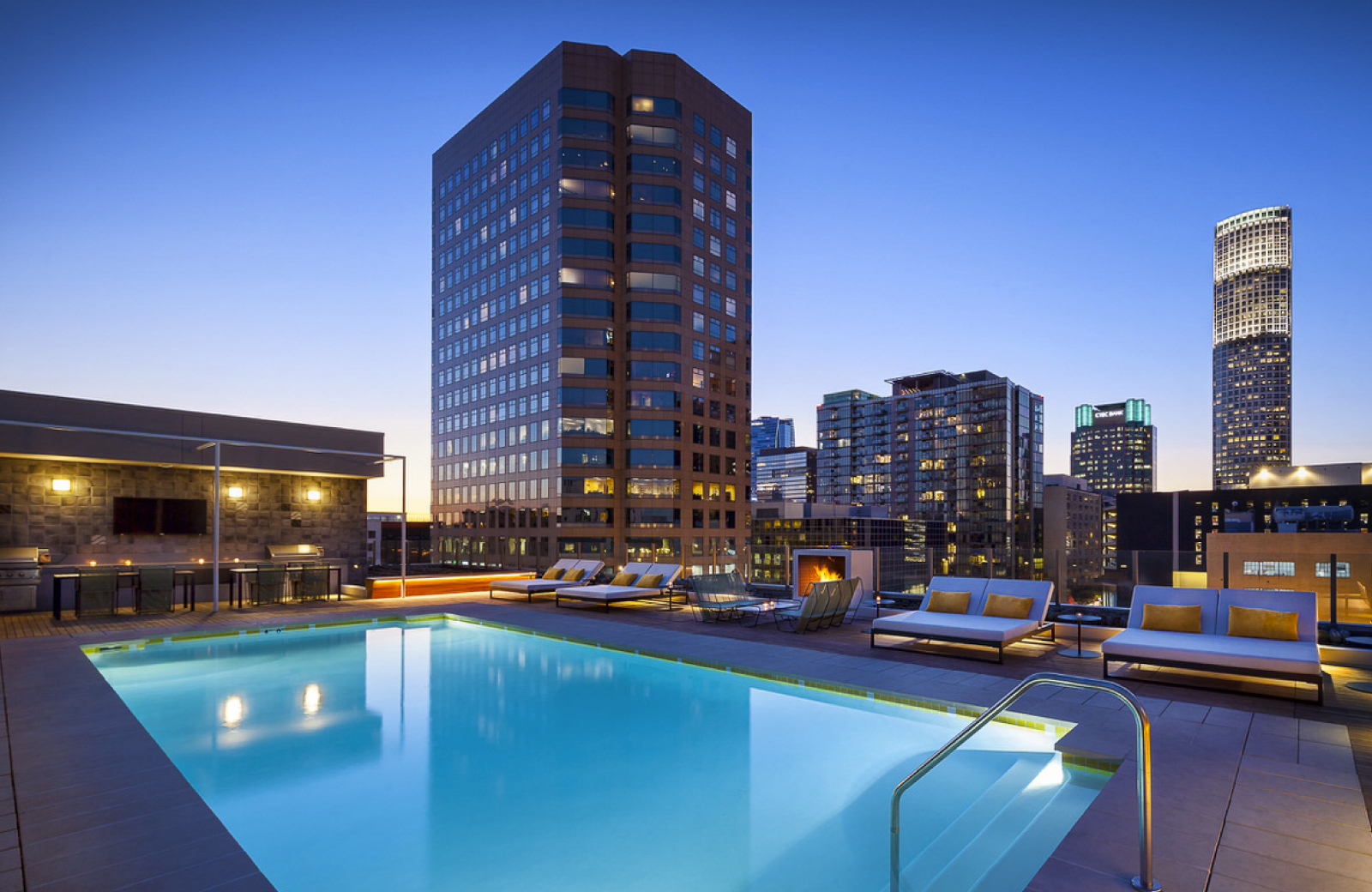 DTLA's Coolest Summer Hotspot: The Pool At Eighth & Grand