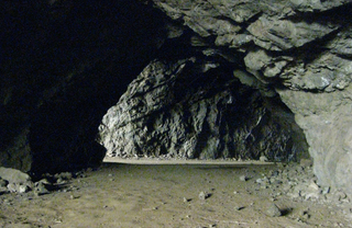 Griffitth park cave
