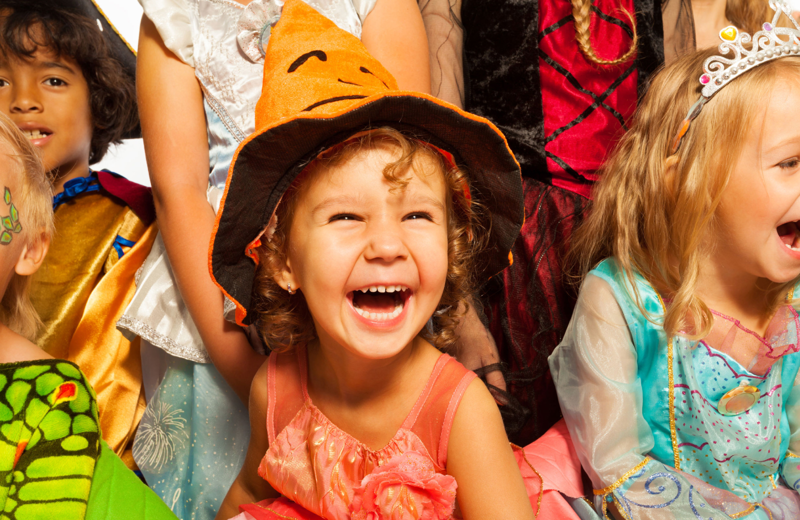 happy kids enjoying fall activities in San Pedro