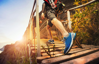 guy hiking in blue shoes - San Pedro - guided hikes