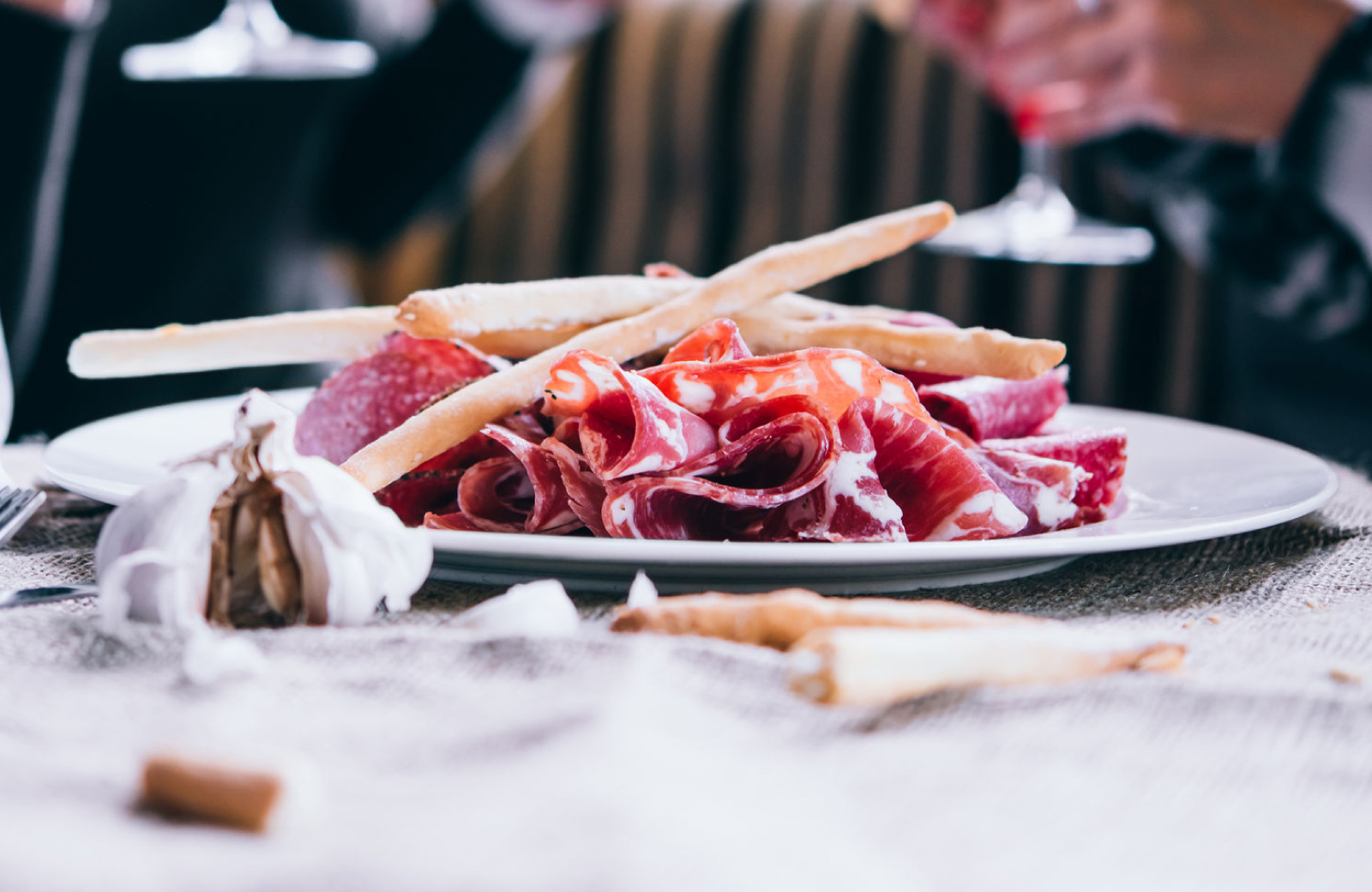 steak on a plate - 6 best restaurants in San Pedro - The Vue