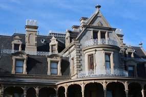 Victorian Mansion - The Waypointe Apts