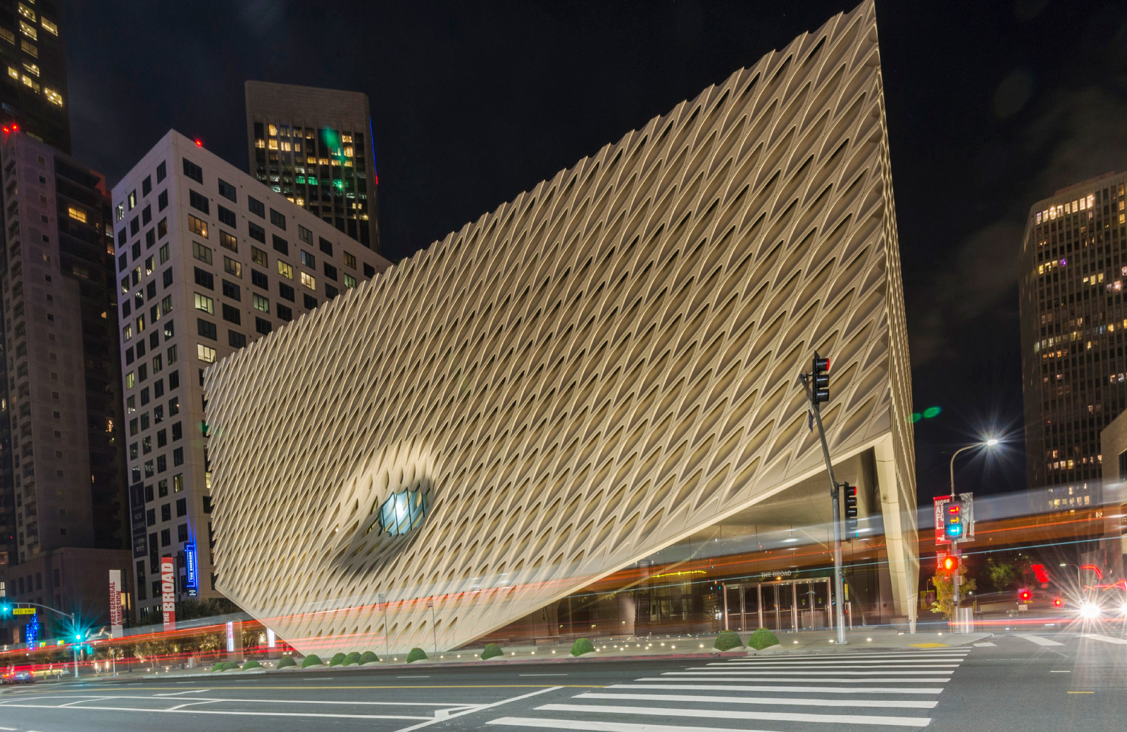 the broad facade madrid apartments los angeles