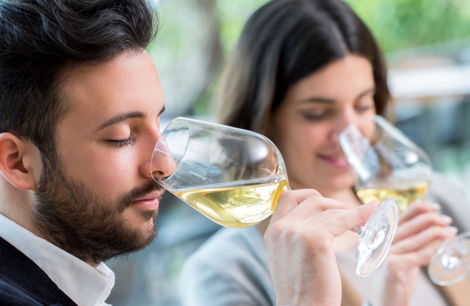 couple drinking wine