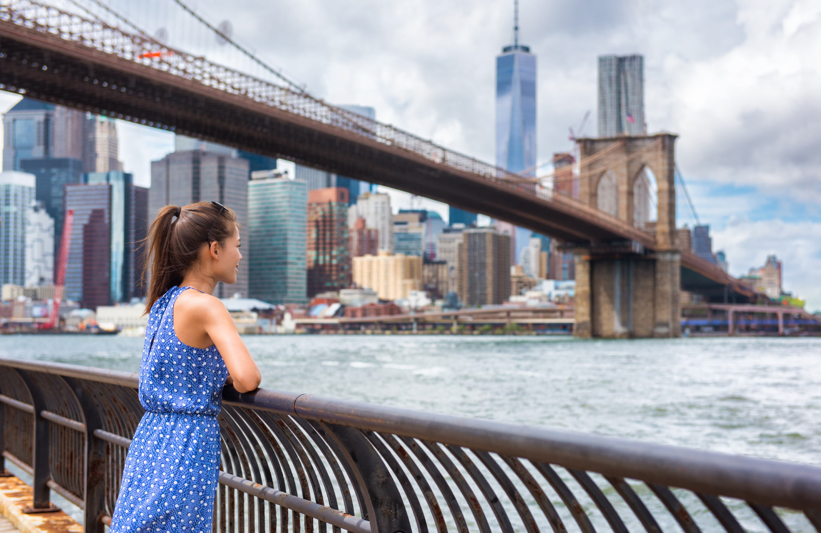 woman near manhattan bridge