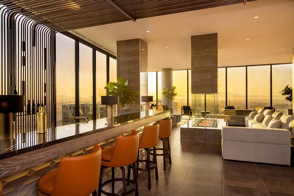 Upscale Downtown Apartment Building With Fitness Concierge photo
