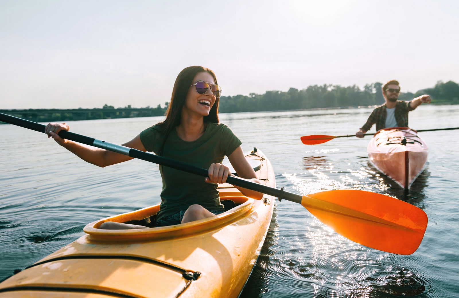 couple kayaking